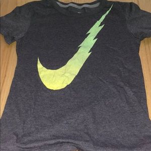 nike t-shirt